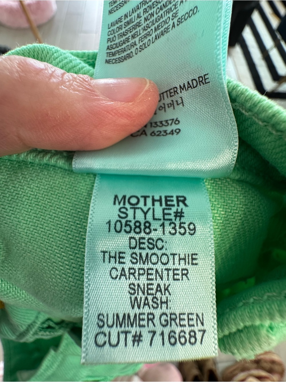 MOTHER SNACKS The Smoothie Carpenter Jeans in Summer Green Size 28 NWT - Picture 3 of 6